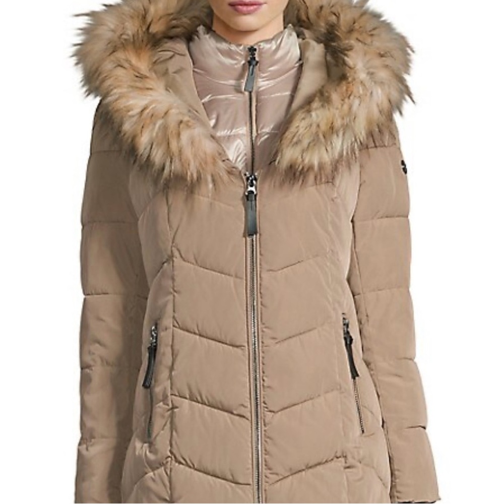 CALVIN KLEIN  Never been worn tags are still on, jacket size medium
